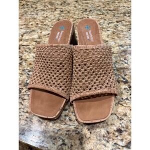 Baretraps Posture Plus+ Tan Woven Block Heel Square Toe Slide Sandals Womens